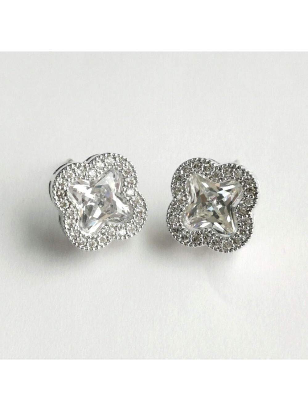 CZ clover Earrings in 14k white gold overlay 🆕